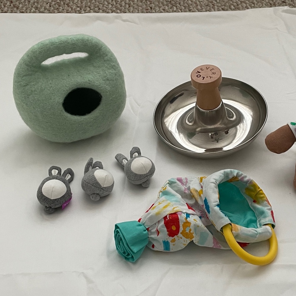 Lovevery Montessori Silver Toy & Multi-colored Grab Bag